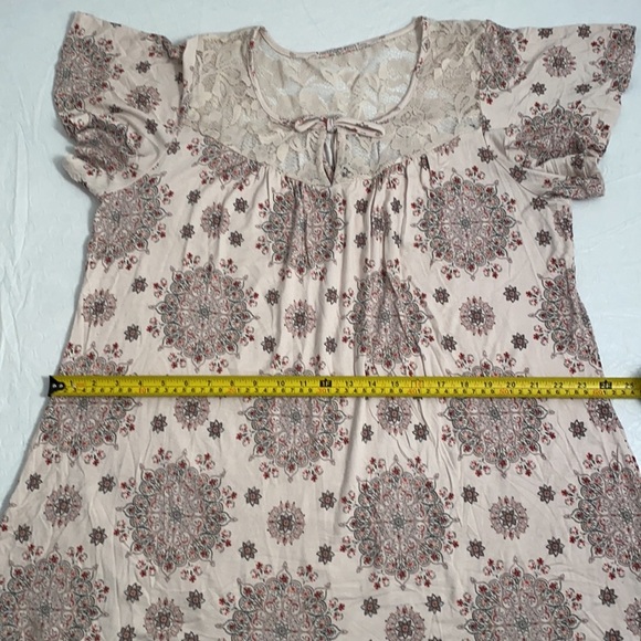 Torrid multicolor soft boho flutter sleeve top - Picture 8 of 13